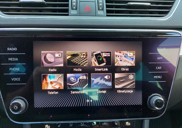 Skoda Superb cena 105900 przebieg: 74935, rok produkcji 2019 z Wieliczka małe 379